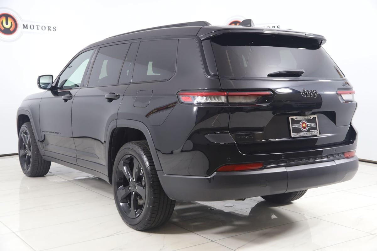 Used 2024 Jeep Grand Cherokee L Altitude AWD/4WD image 4