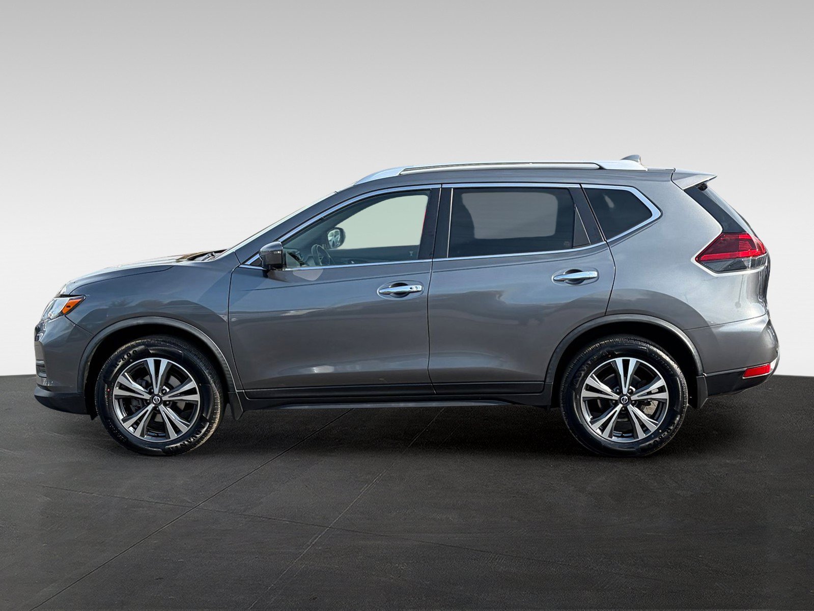 Used 2019 Nissan Rogue SV w/ Premium Package AWD/4WD image 8