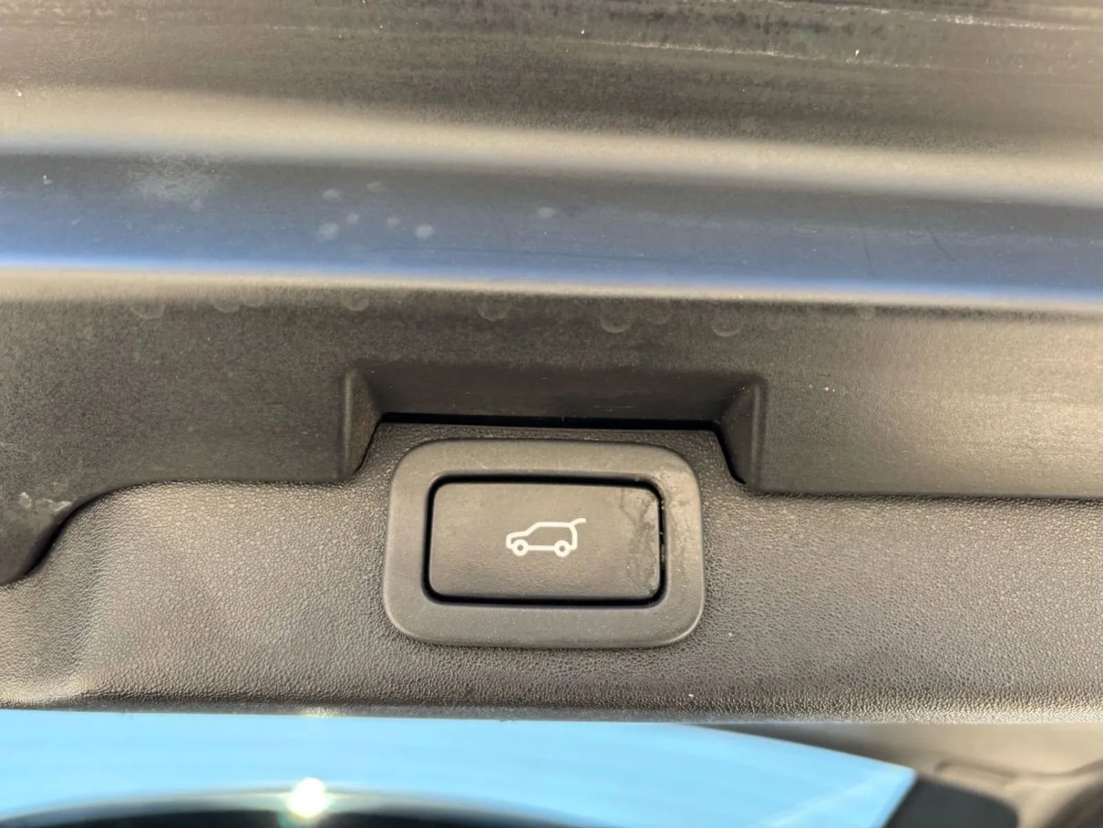 Used 2017 Land Rover Discovery SE AWD/4WD image 8