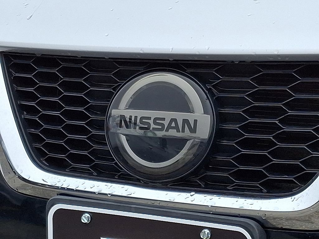 Used 2021 Nissan Versa SV image 30