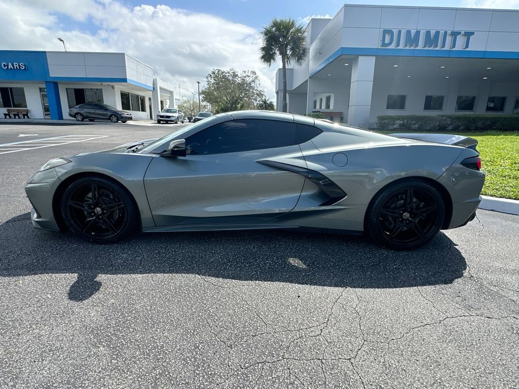 Used 2022 Chevrolet Corvette 2LT Coupe w/ Z51 Performance Package image 9