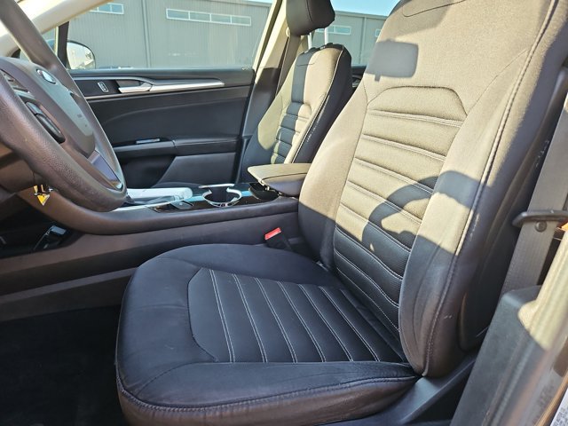 Used 2015 Ford Fusion SE FWD image 14