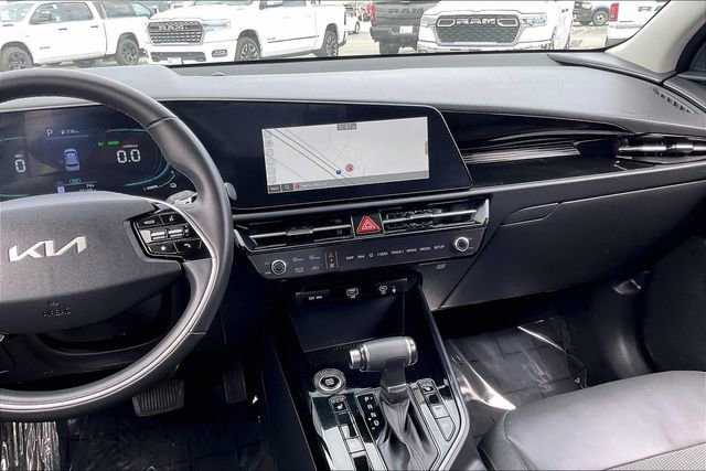 Used 2023 Kia Niro EX image 5