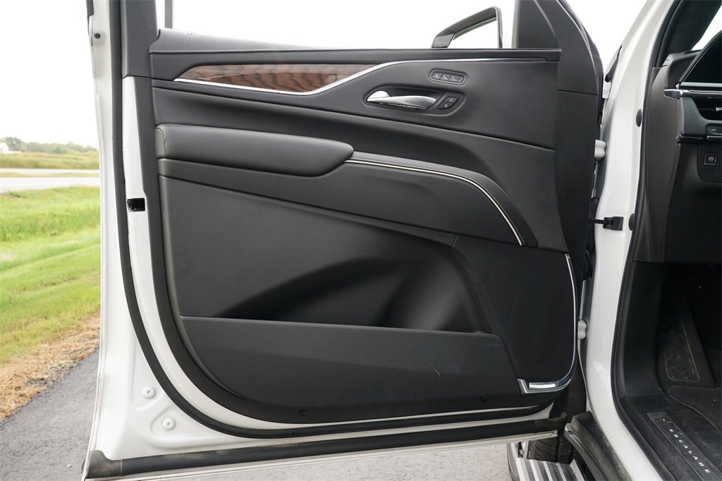 Used 2023 Cadillac Escalade ESV Sport Platinum w/ LPO, ONYX Package image 13