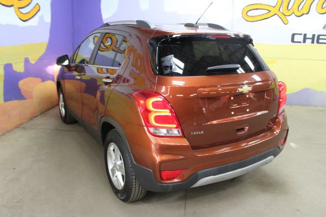 Used 2019 Chevrolet Trax LT w/ LT Convenience Package FWD image 5