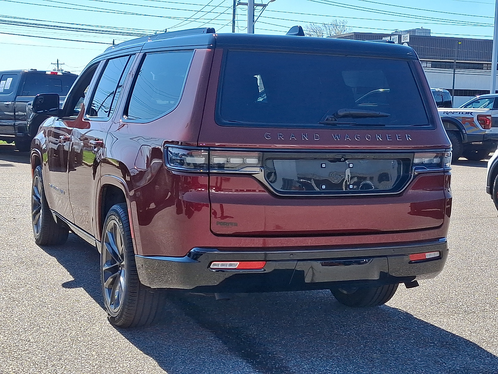 Used 2025 Jeep Grand Wagoneer Series II Obsidian w/ Quick Order Packagew 28T AWD/4WD image 8