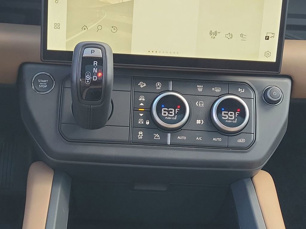New 2026 Land Rover Defender 130 X-Dynamic SE image 19