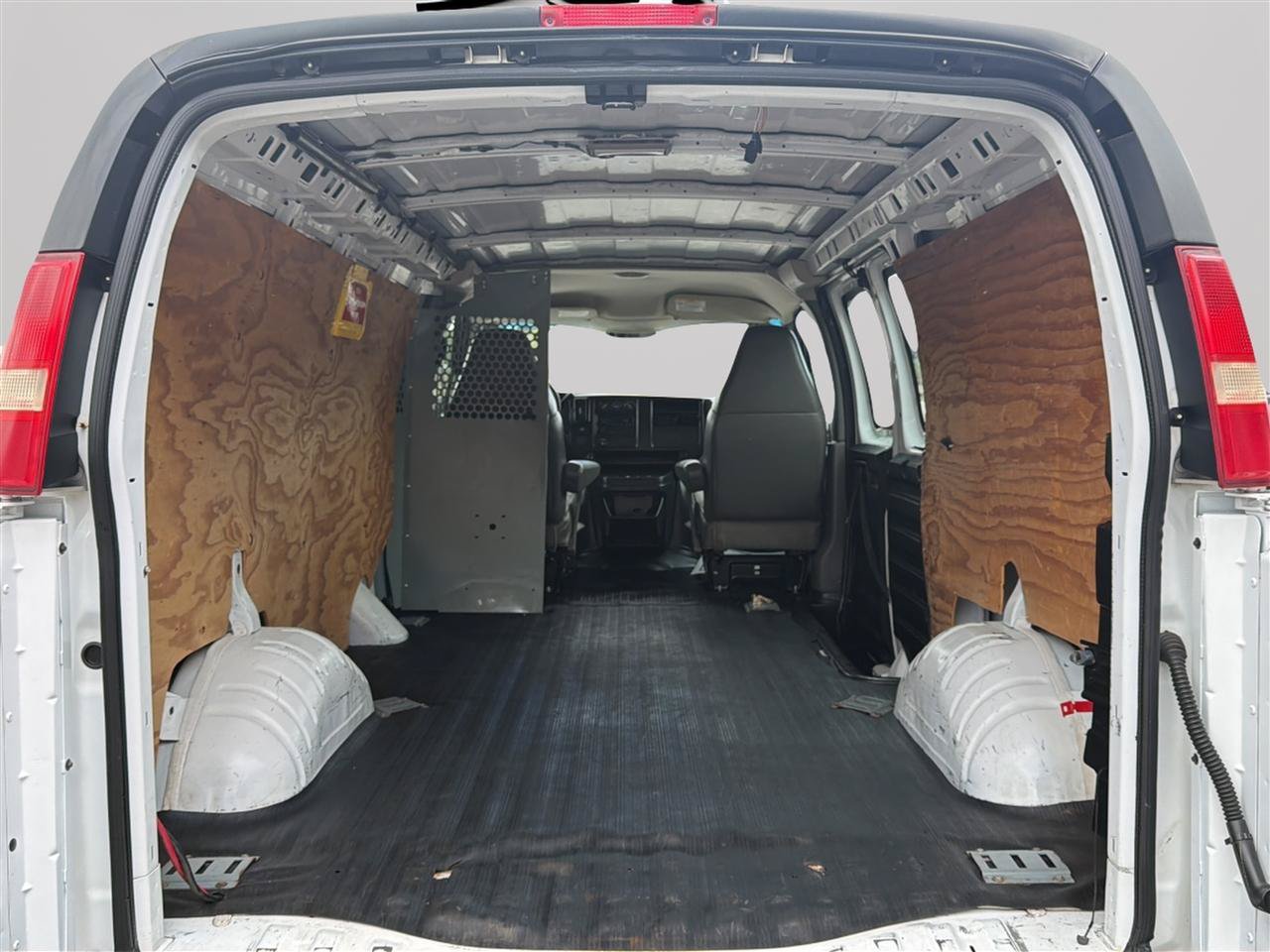 Used 2006 GMC Savana 2500 RWD image 15