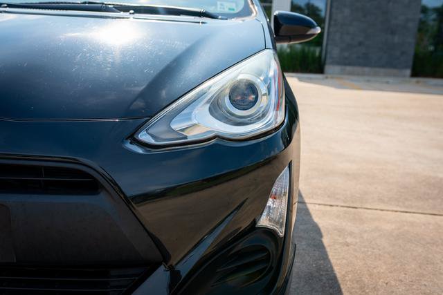 Used 2017 Toyota Prius C One FWD image 3