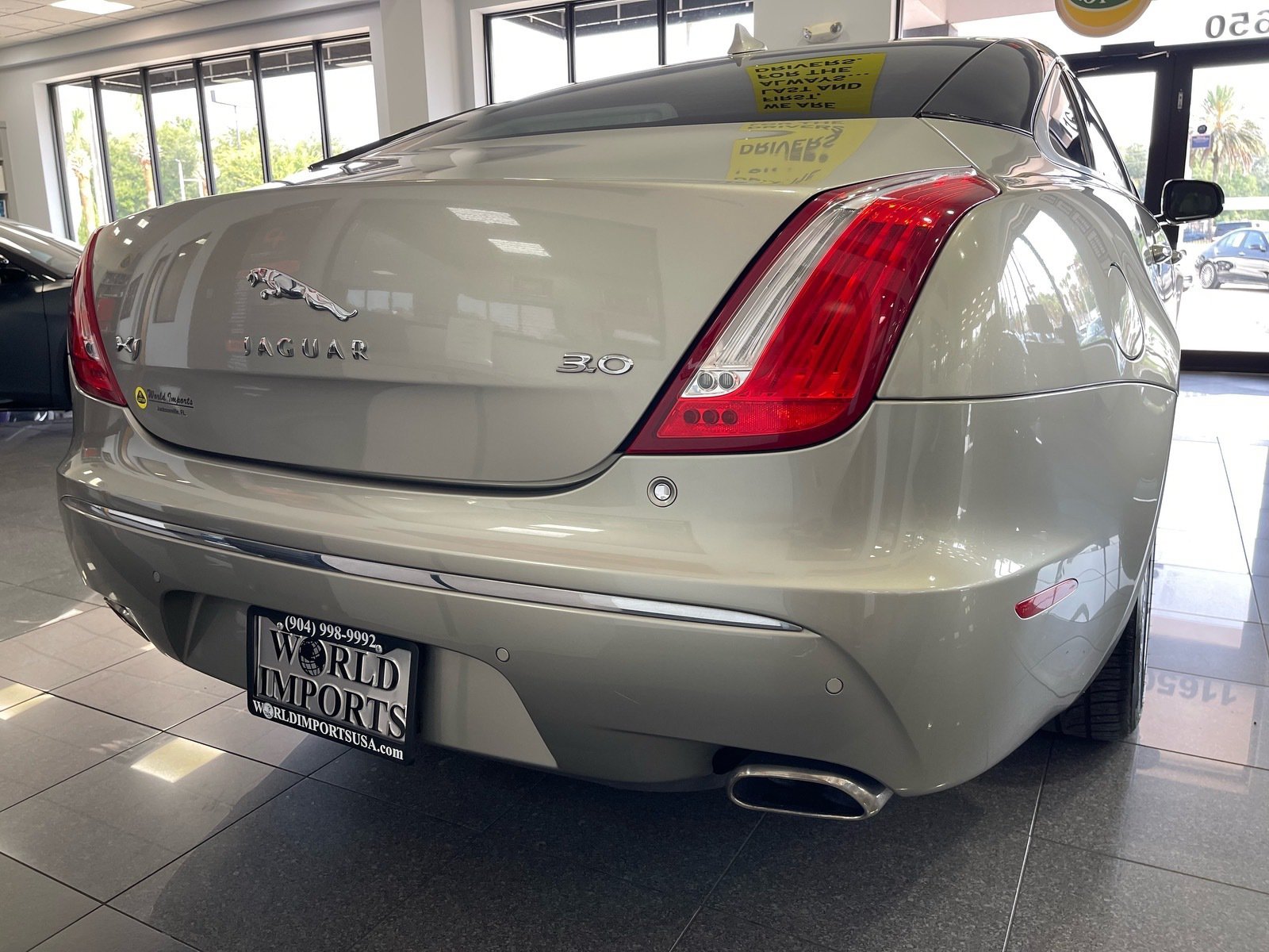Used 2013 Jaguar XJ RWD image 18