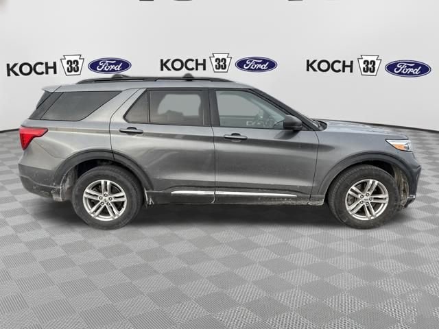 Used 2022 Ford Explorer XLT w/ Equipment Group 202A image 9