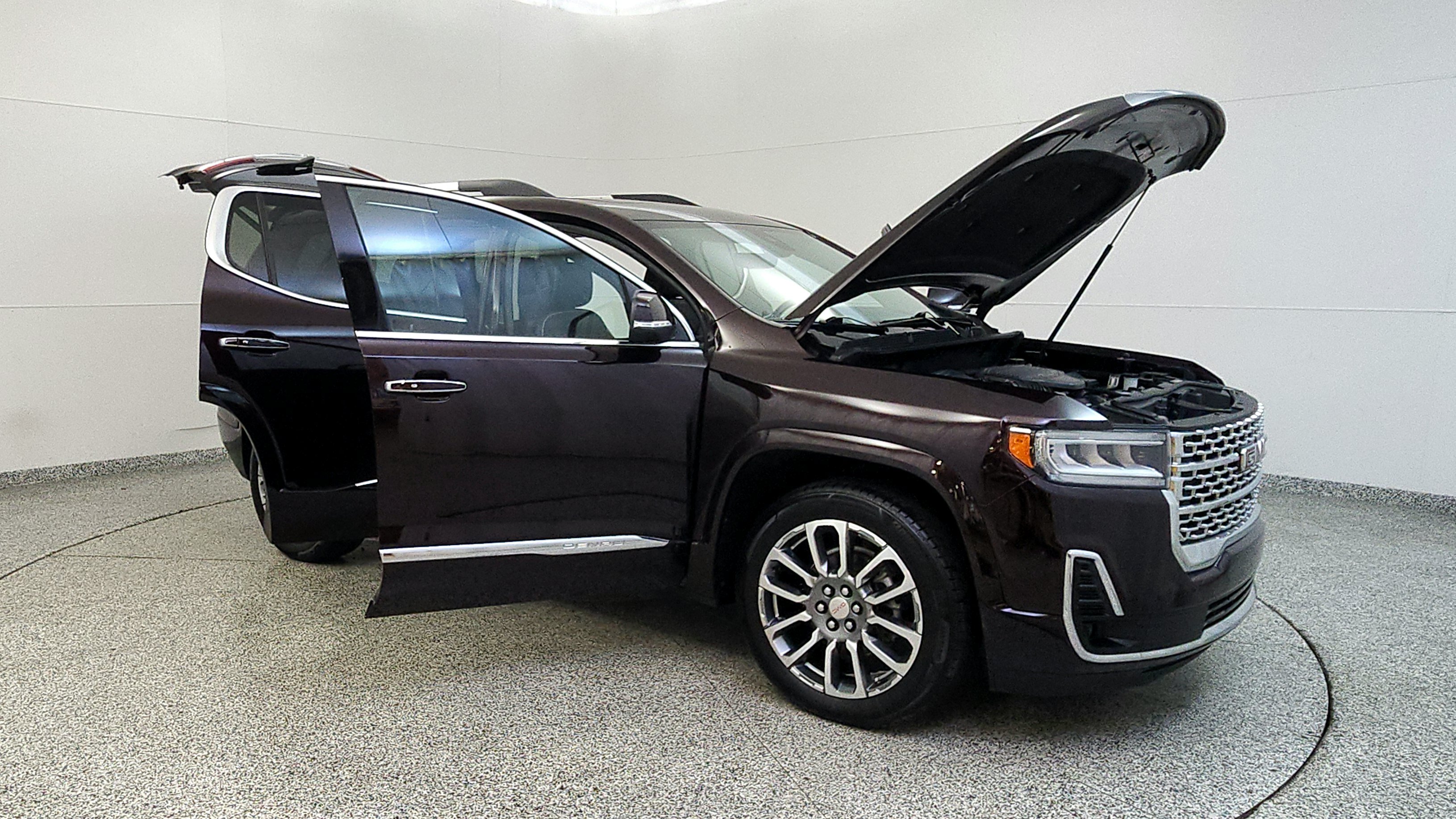 Used 2021 GMC Acadia Denali w/ Denali Ultimate Package AWD/4WD image 12