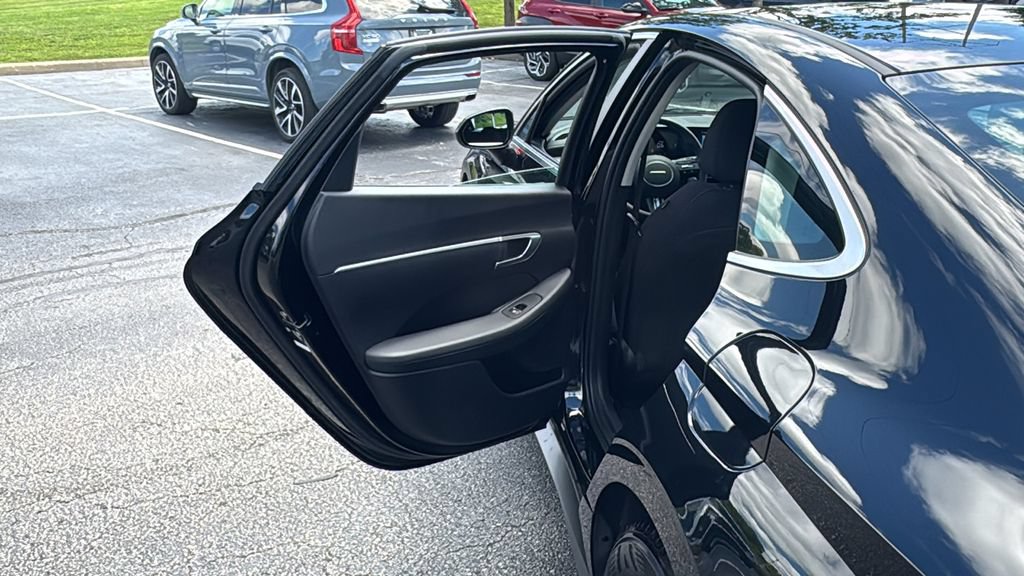 Used 2025 Hyundai Sonata SE FWD image 26