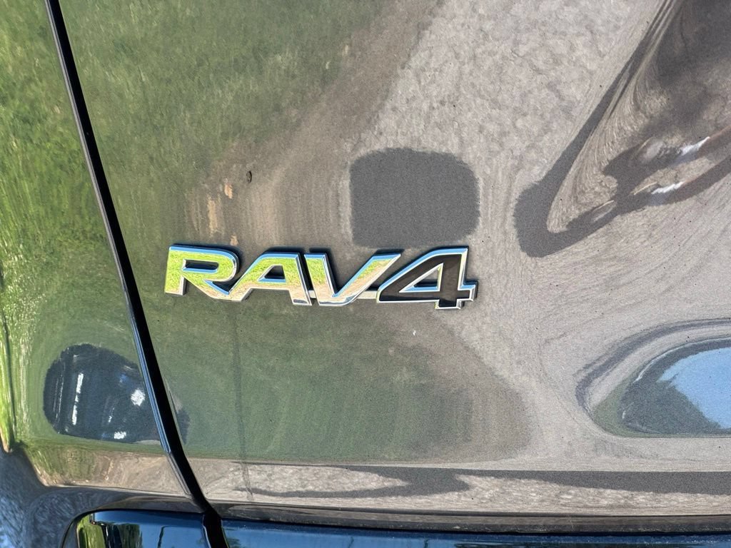 Used 2021 Toyota RAV4 XSE AWD/4WD image 12