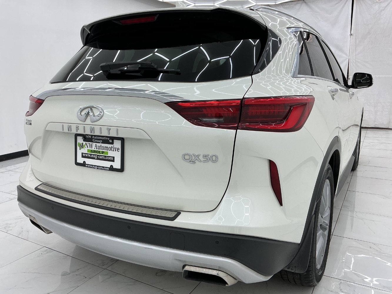 Used 2020 INFINITI QX50 Essential w/ Convenience Package FWD image 8