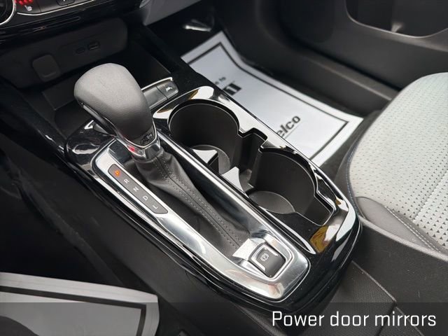 Used 2025 Chevrolet Trax LT w/ LT Convenience Package image 32