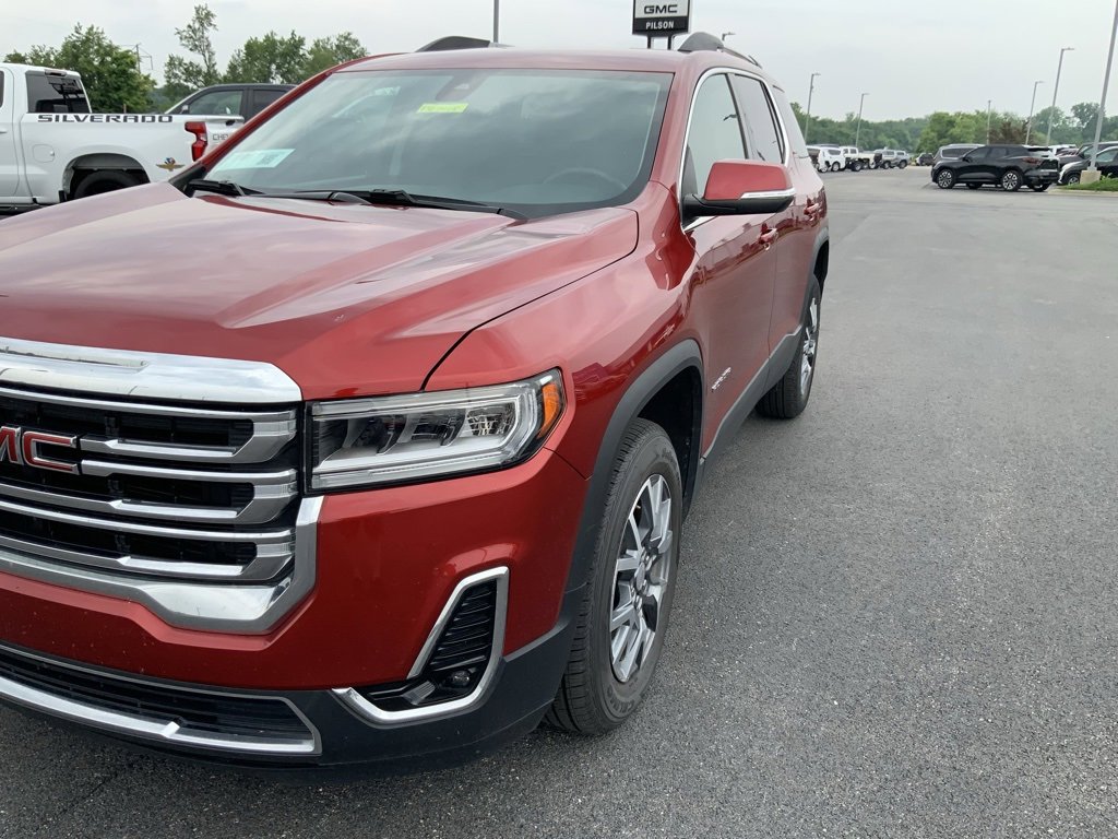 Used 2023 GMC Acadia SLT image 16