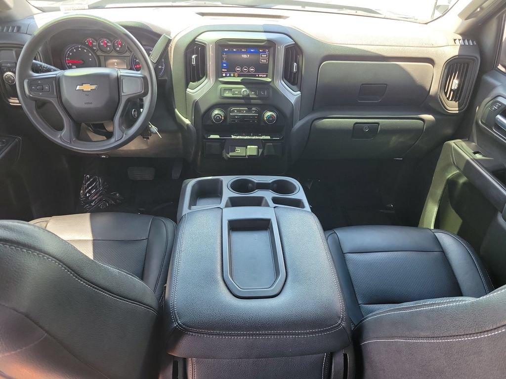 Used 2020 Chevrolet Silverado 1500 Custom w/ Custom Value Package RWD image 11