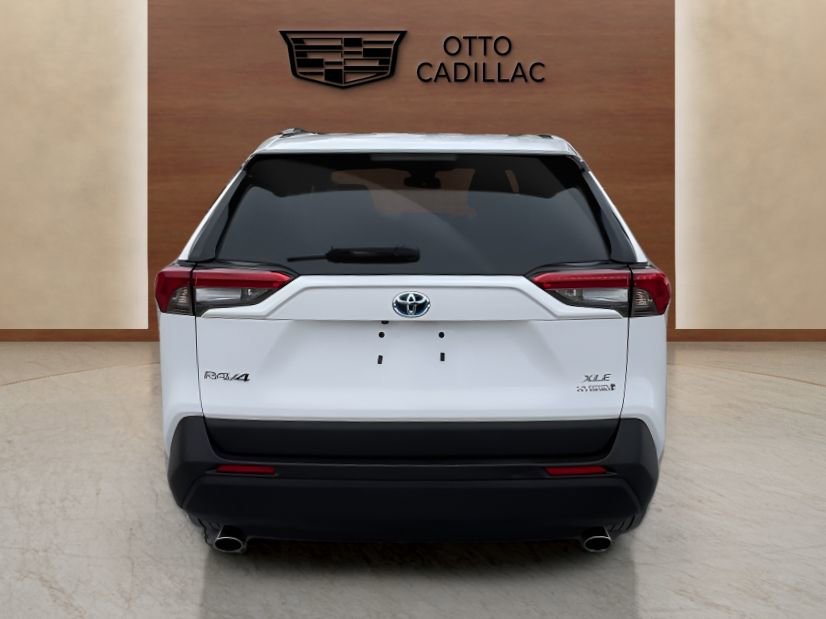 Used 2022 Toyota RAV4 XLE w/ Carpet Mat Package (TMS) image 4
