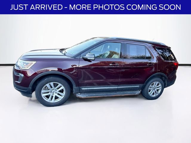 Used 2018 Ford Explorer XLT w/ Equipment Group 202A image 4