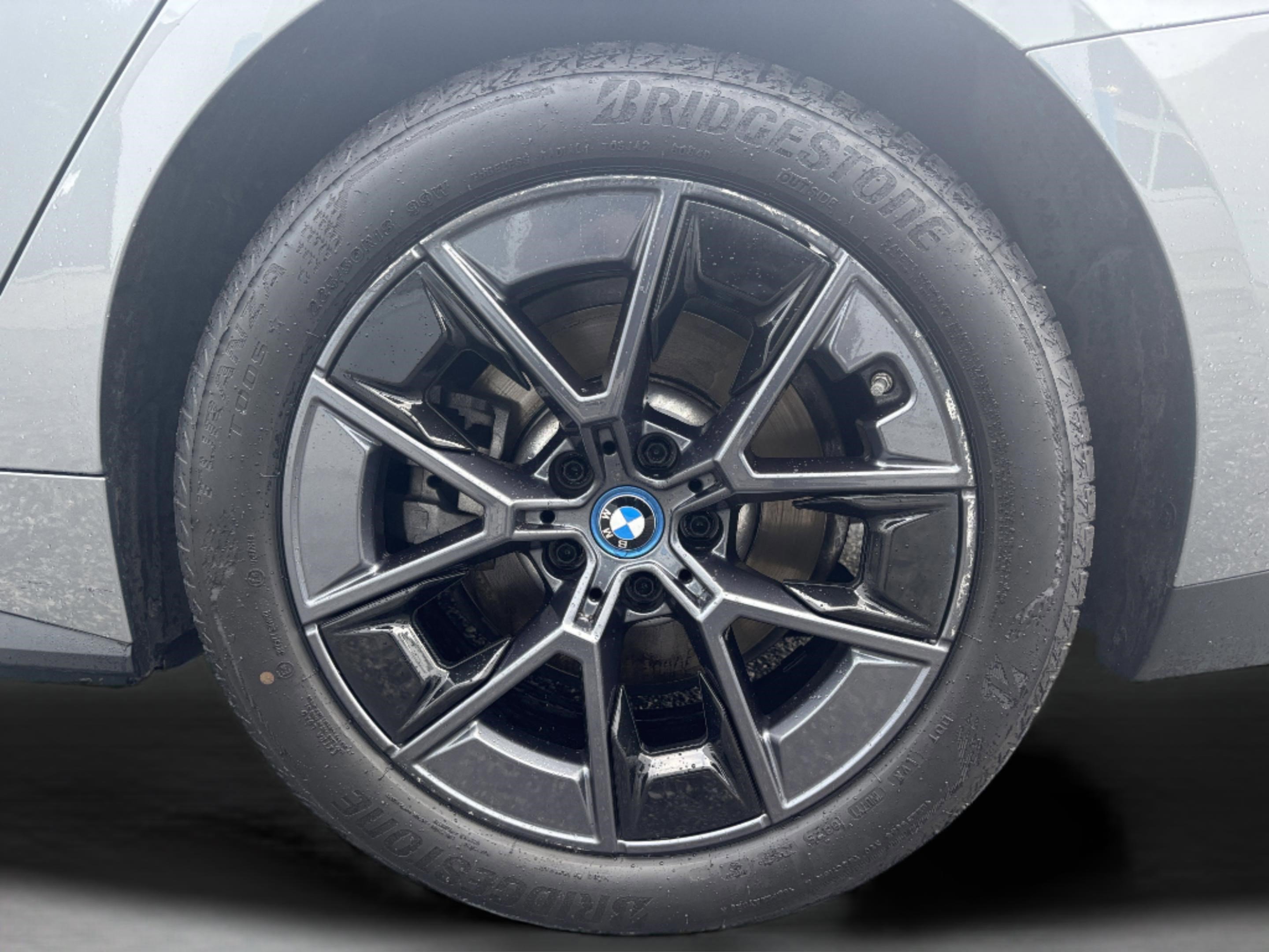 Used 2023 BMW i4 eDrive40 w/ Premium Package image 7