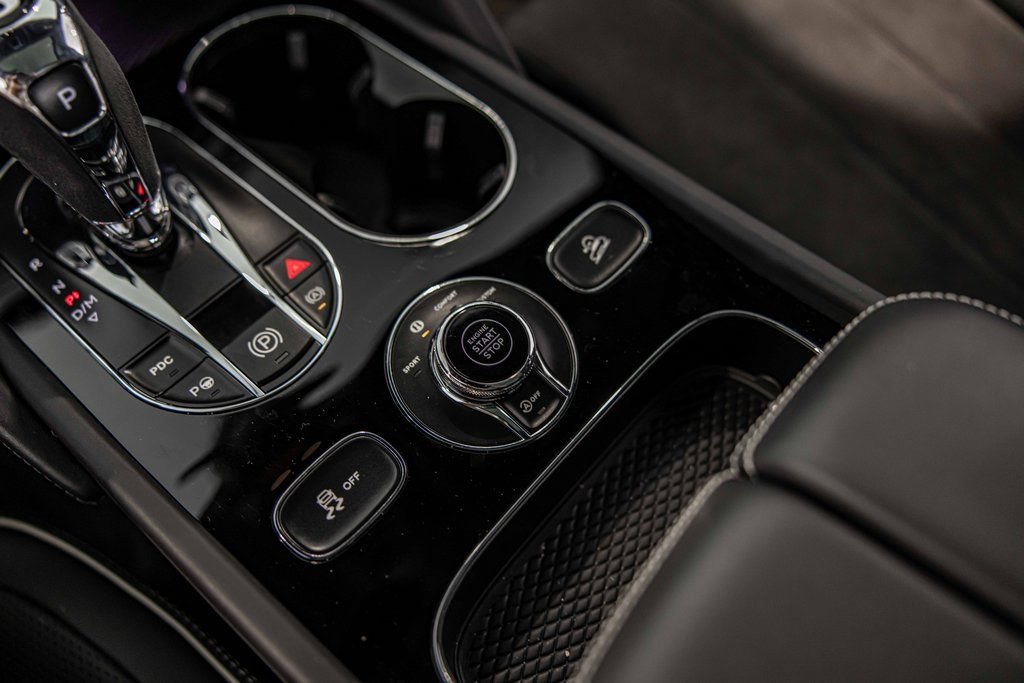 Used 2022 Bentley Bentayga AWD/4WD image 34