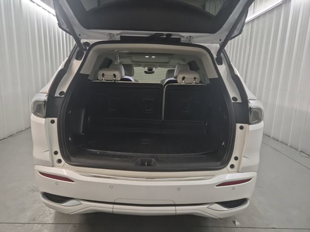 Used 2024 Buick Enclave Avenir w/ Avenir Technology Package image 24