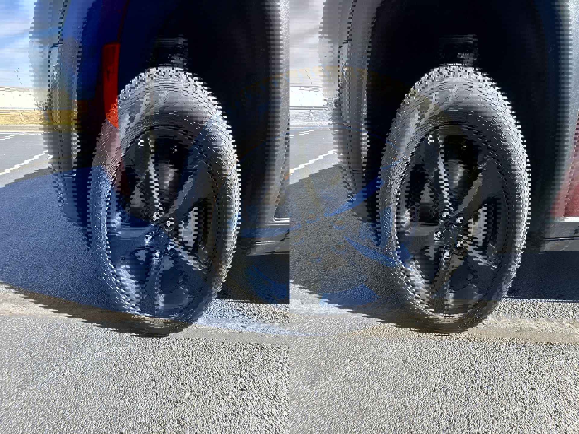 Used 2024 Jeep Grand Cherokee L Limited w/ Black Appearance Package image 10