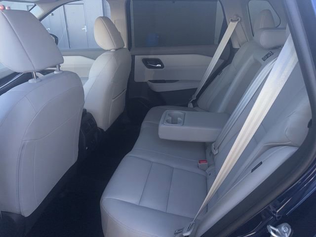 Used 2025 Nissan Rogue SL w/ SL Premium Package image 11