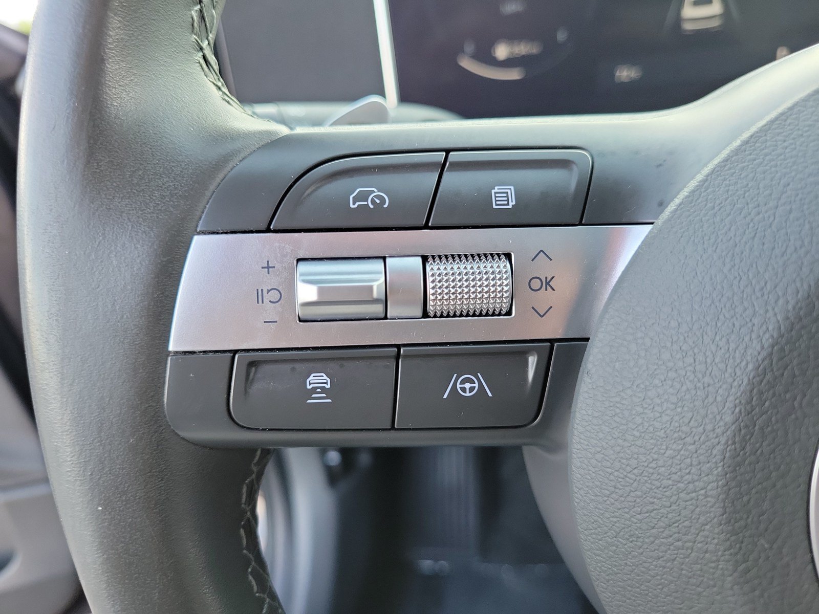 Used 2024 Hyundai Sonata SEL w/ Convenience Package FWD image 18