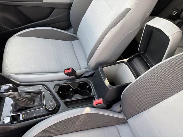 Used 2023 Volkswagen Taos SE w/ Panoramic Sunroof Package image 22