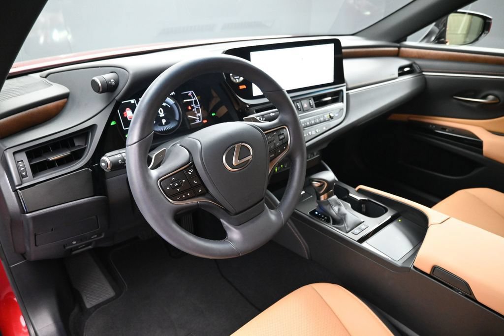 Used 2025 Lexus ES 300h w/ Premium Package FWD image 22