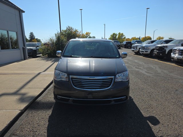 Used 2015 Chrysler Town & Country Touring-L w/ Driver Convenience Group FWD image 2
