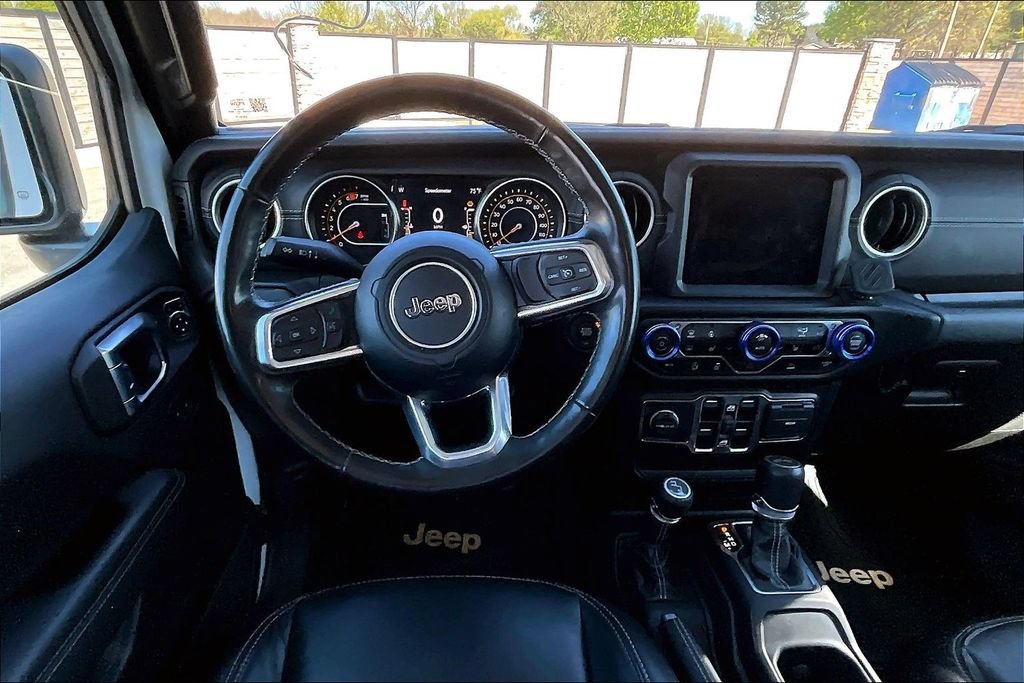 Used 2021 Jeep Wrangler Unlimited Sahara w/ Uconnect 4C Nav & Sound Group AWD/4WD image 3