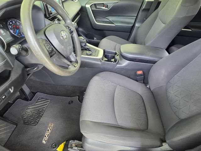 Used 2019 Toyota RAV4 XLE w/ Carpet Mat Package AWD/4WD image 6