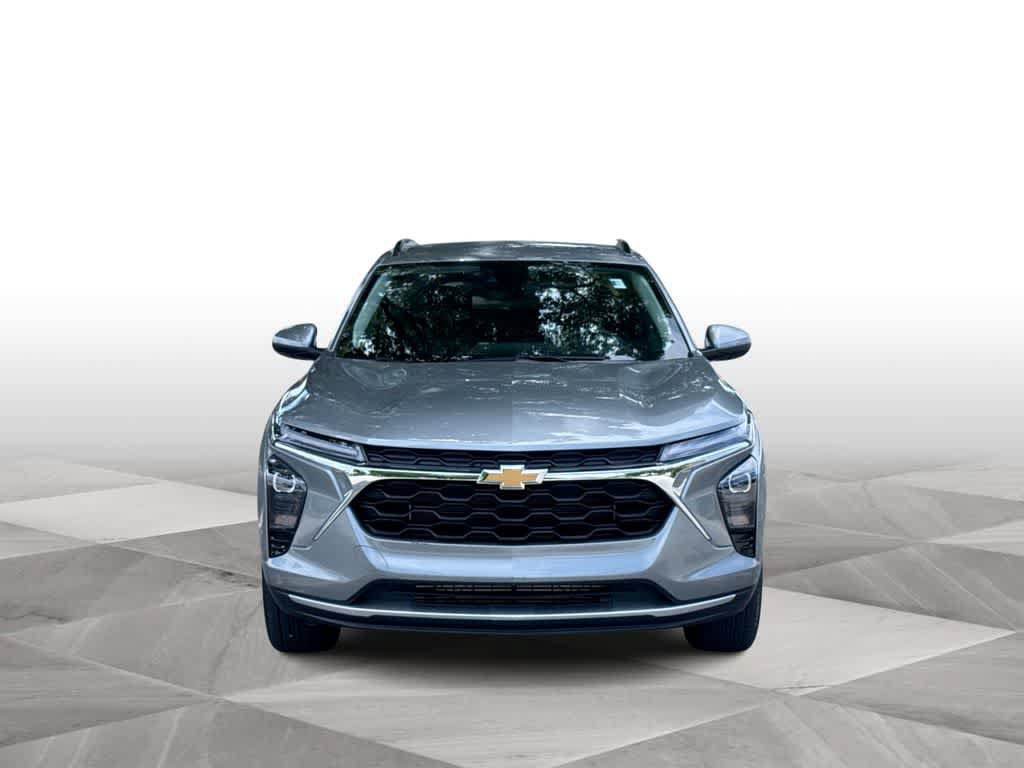 Used 2025 Chevrolet Trax LT w/ Driver Confidence Package FWD image 3