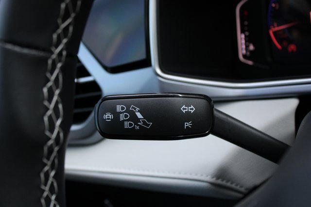 New 2025 Volkswagen Taos SEL AWD/4WD image 9