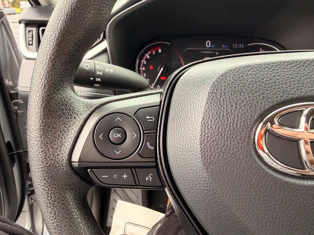 Used 2025 Toyota RAV4 LE AWD/4WD image 18