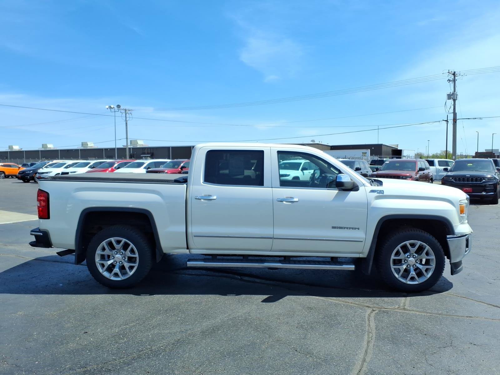 Used 2015 GMC Sierra 1500 SLT w/ SLT Crew Cab Value Package AWD/4WD image 2