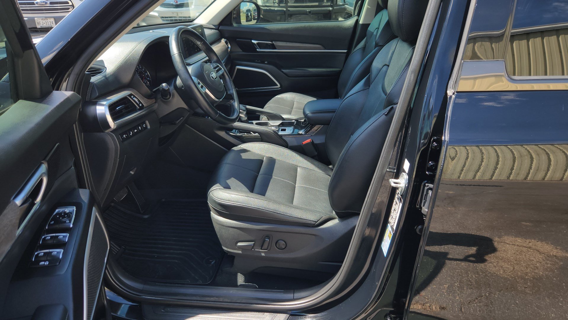 Used 2021 Kia Telluride EX w/ EX Premium Package AWD/4WD image 18