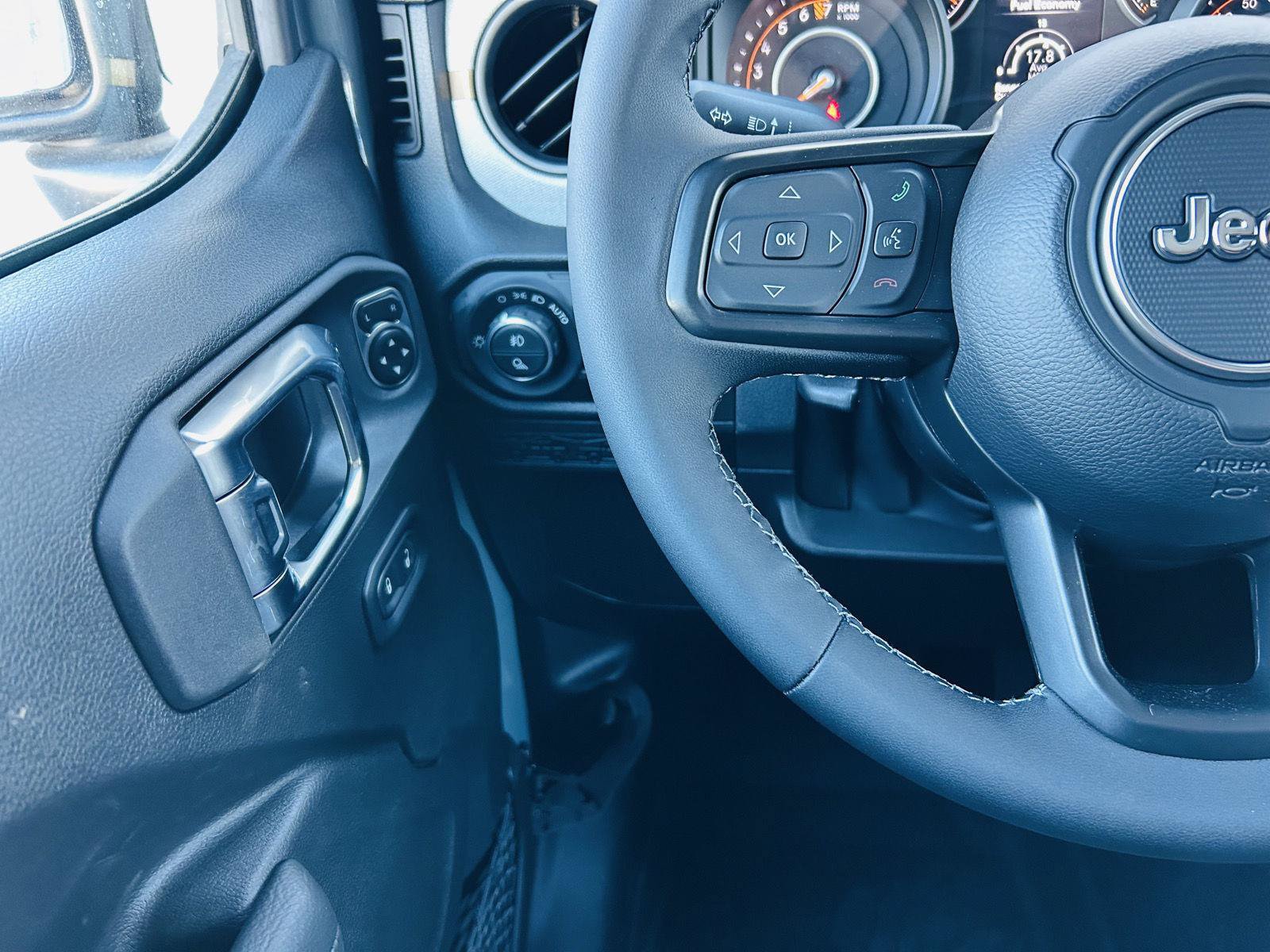 New 2026 Jeep Gladiator Sport AWD/4WD image 14
