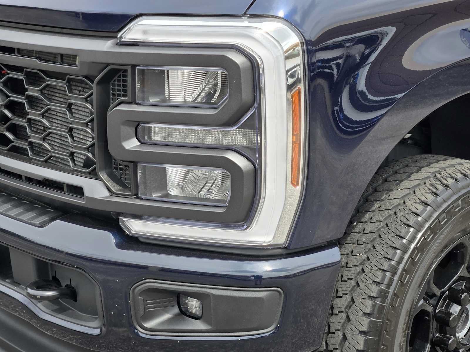 Used 2025 Ford F250 XL w/ STX Appearance Package AWD/4WD image 9