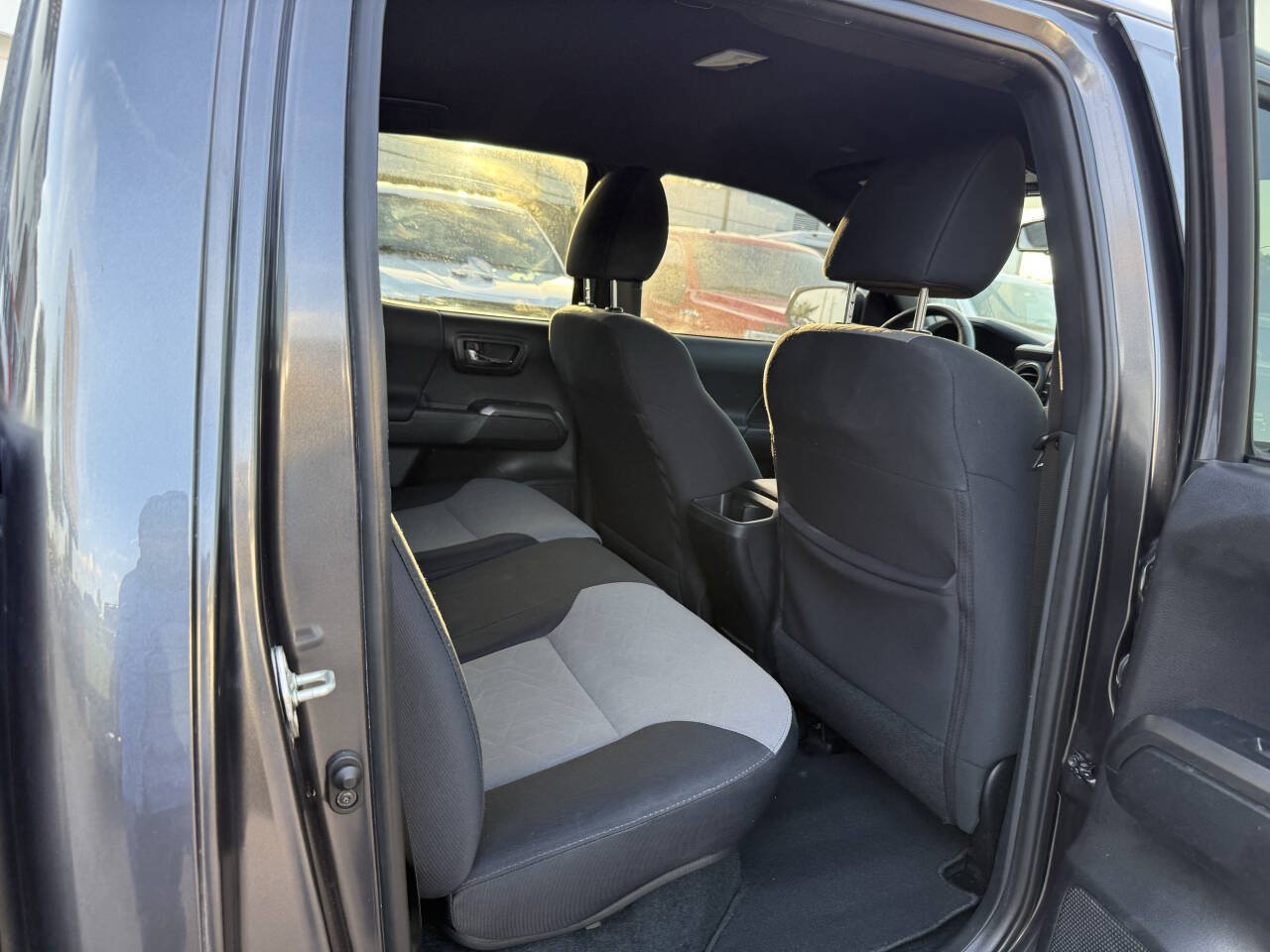 Used 2020 Toyota Tacoma TRD Off-Road AWD/4WD image 15
