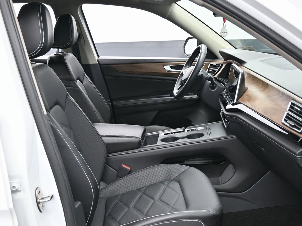 Used 2024 Volkswagen Atlas SE image 34