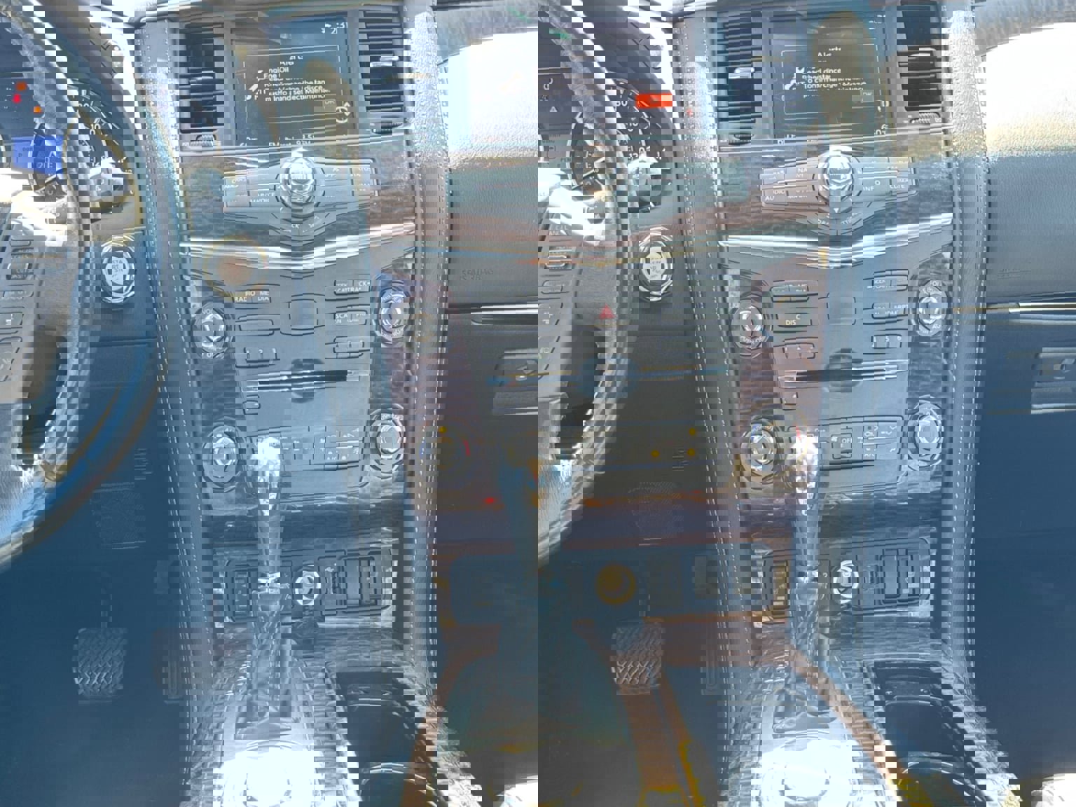 Used 2019 Nissan Armada SL w/ Premium Package image 15