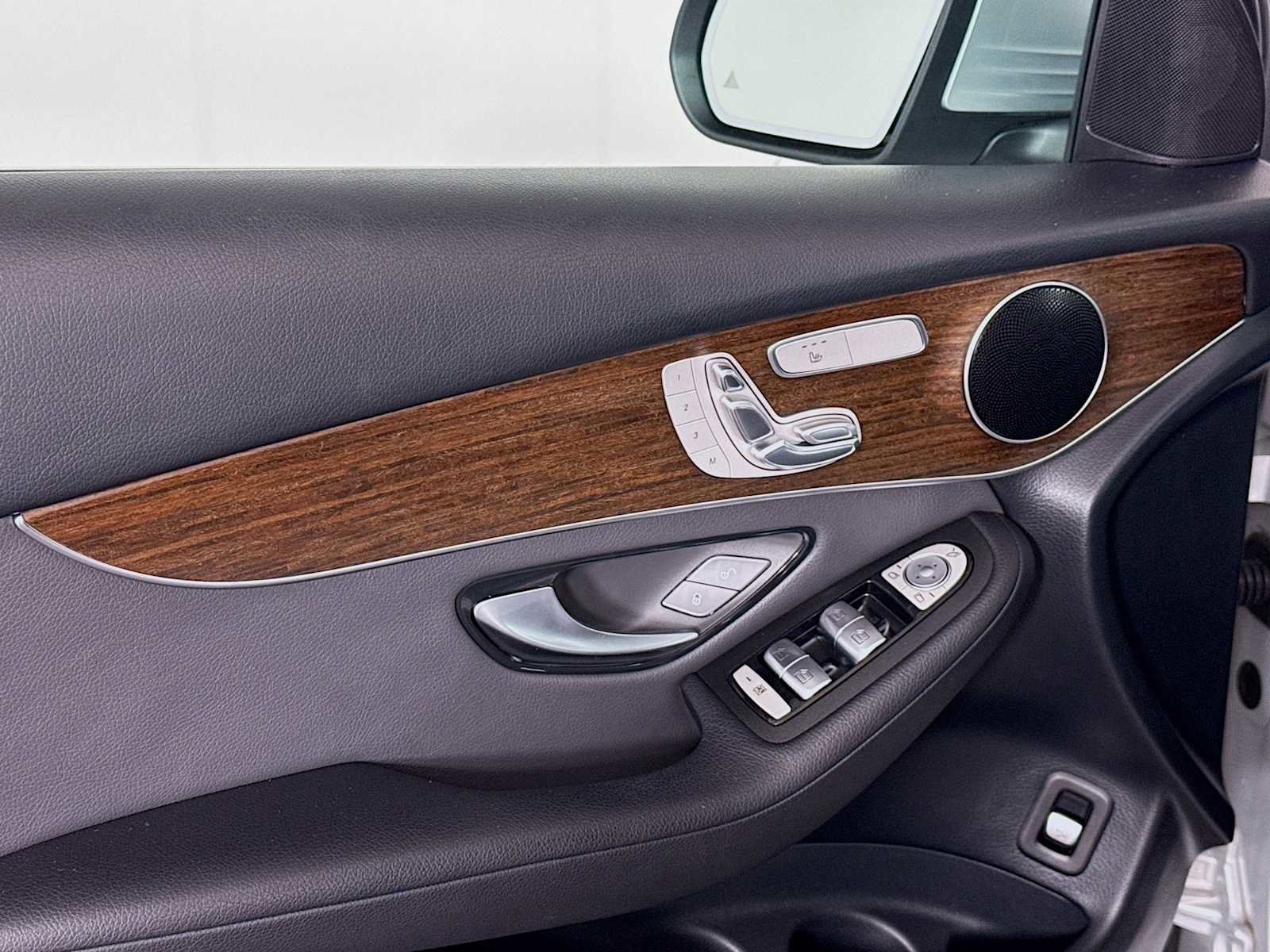 Used 2020 Mercedes-Benz GLC 300 4MATIC image 18