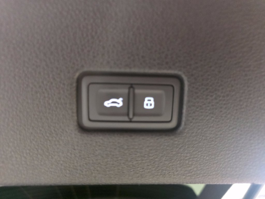 Used 2023 Audi Q8 Premium Plus AWD/4WD image 10