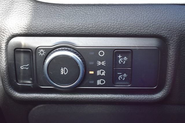 Used 2023 Ford Explorer XLT w/ Equipment Group 202A AWD/4WD image 19