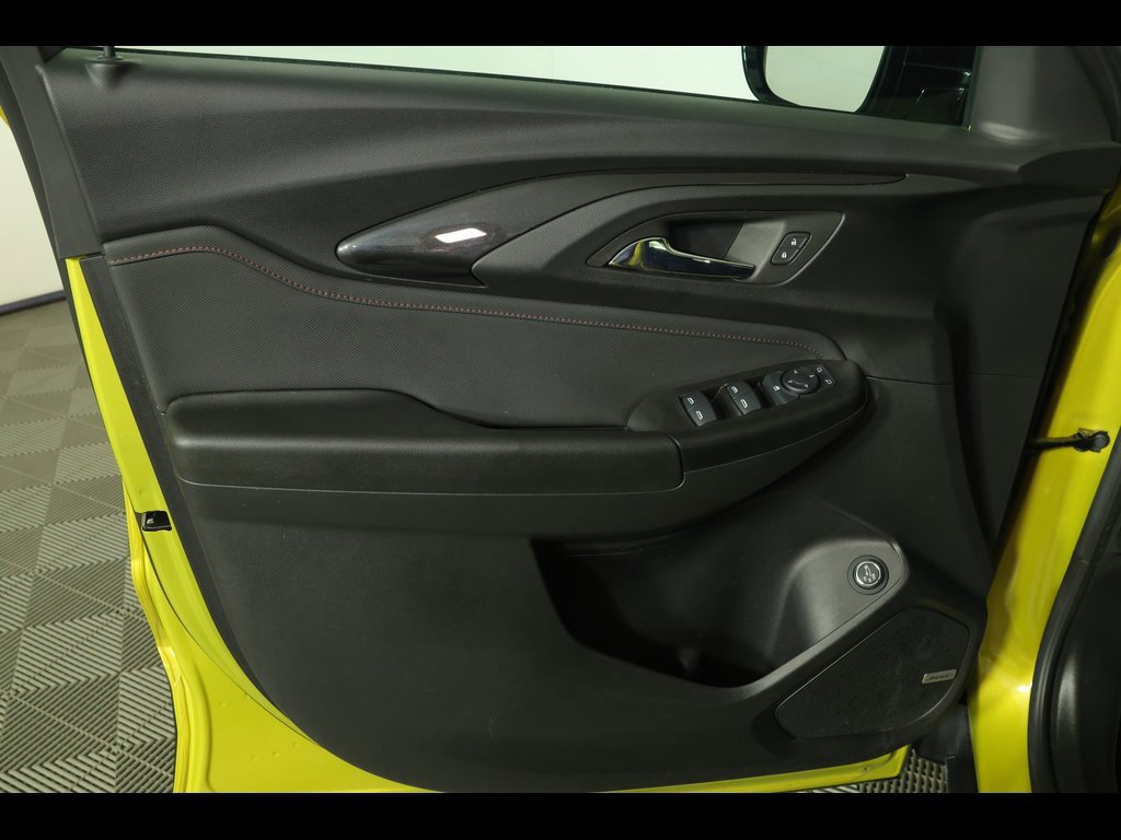 Used 2023 Chevrolet TrailBlazer RS w/ Sun and Liftgate Package image 20