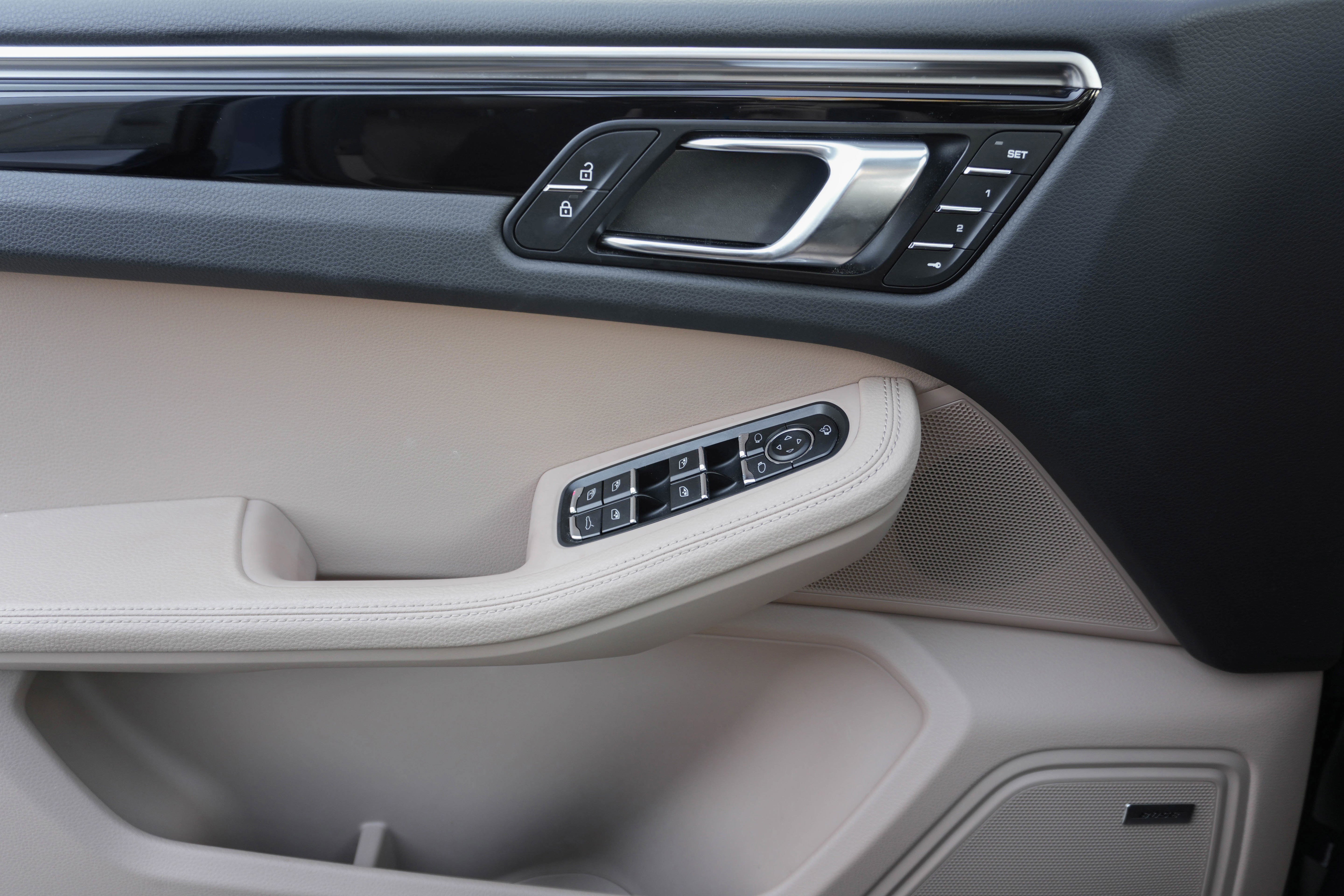 Used 2024 Porsche Macan image 32